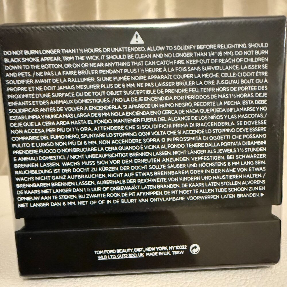 Tom Ford F* Fabulous Candle - Picture 3 of 3